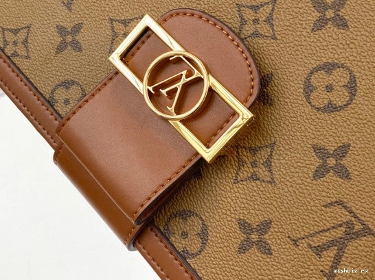WIS VUITTON LOUIS CHANELUTCH 0823